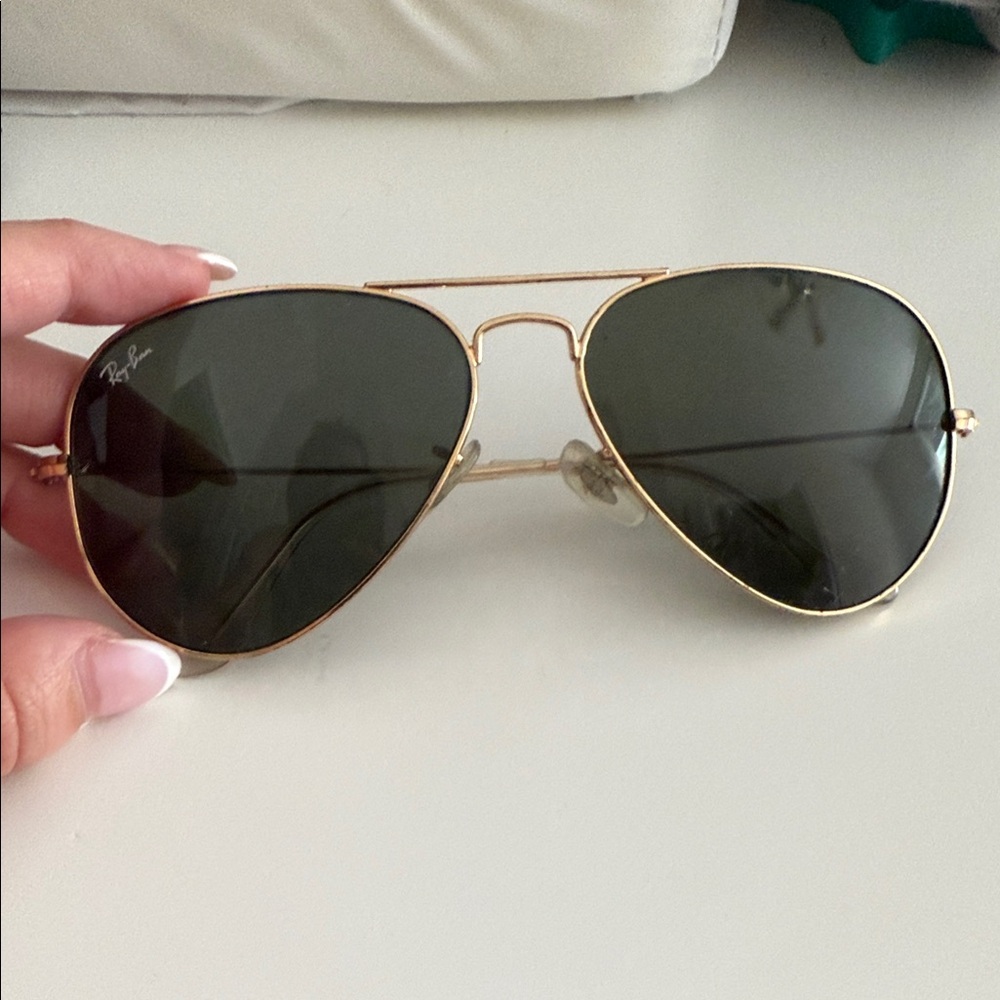 Ray-Ban Classic Gold Aviators